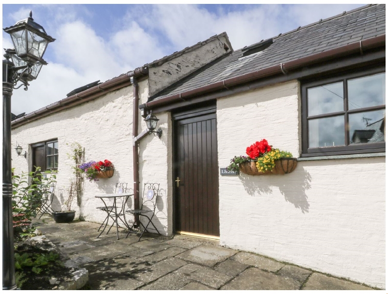 Hofel a holiday cottage rental for 2 in Llansannan, 