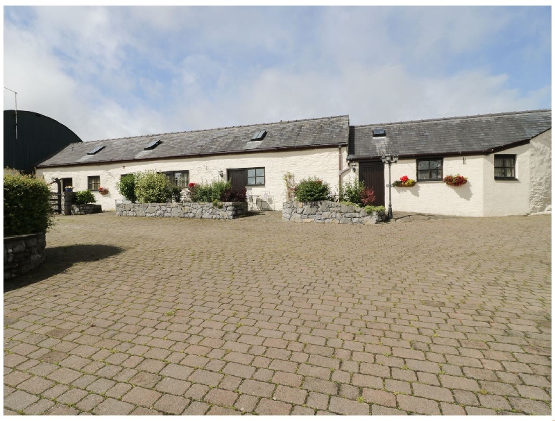 Beudy a holiday cottage rental for 2 in Llansannan, 