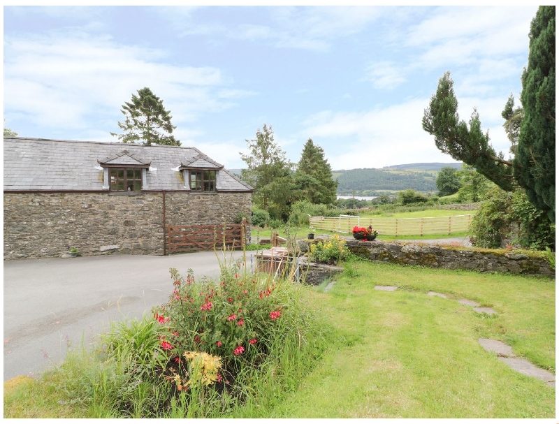 Click here for more about Hen Ysgubor Cottage