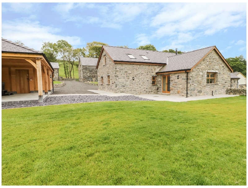 Sgubor a holiday cottage rental for 5 in Llangwm, 