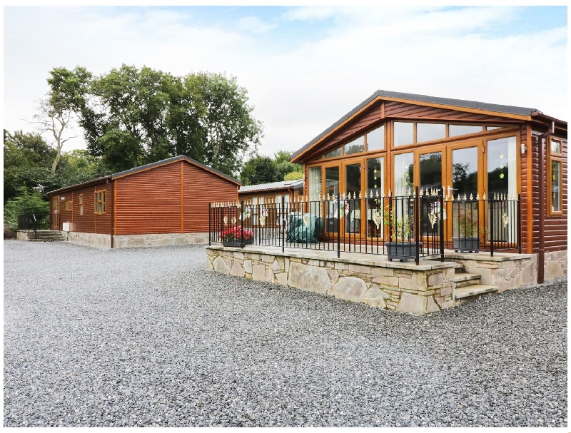 Grand Eagles Luxury Lodge Park a holiday cottage rental for 5 in Auchterarder, 