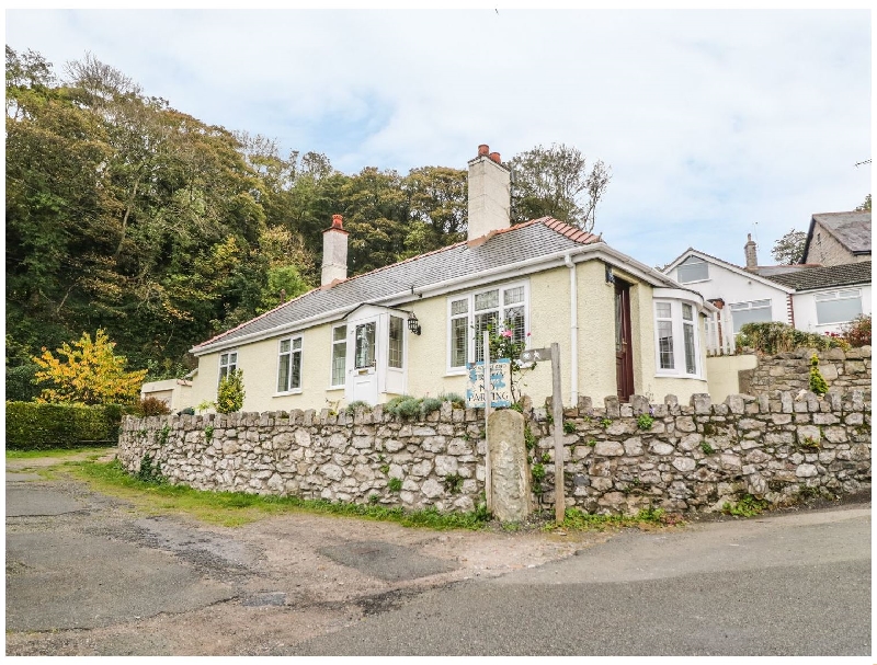 Llidiart Cerrig a holiday cottage rental for 2 in Dyserth, 