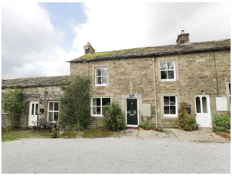 Poppy Cottage a holiday cottage rental for 6 in Buckden, 