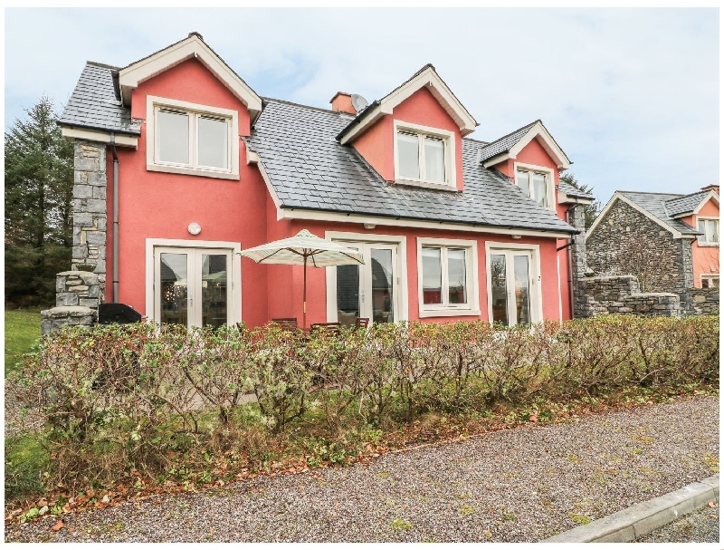 Ring of Kerry Golf Club Cottage a holiday cottage rental for 6 in Kenmare, 
