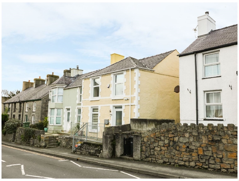 Yr Hen Fanc a holiday cottage rental for 6 in Benllech, 