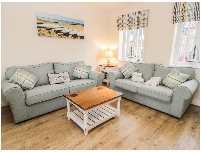 Dotty's Sunshine Cottage a holiday cottage rental for 4 in Filey, 