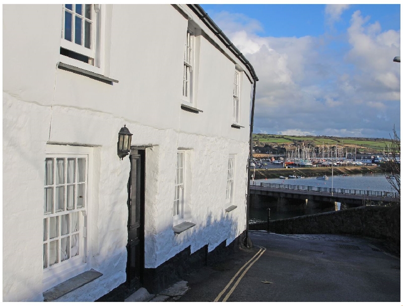 The Slipway a holiday cottage rental for 2 in Penzance, 