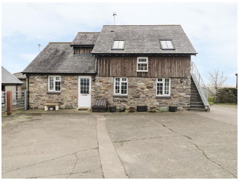 Halfen Granary a holiday cottage rental for 6 in Llanfyllin, 