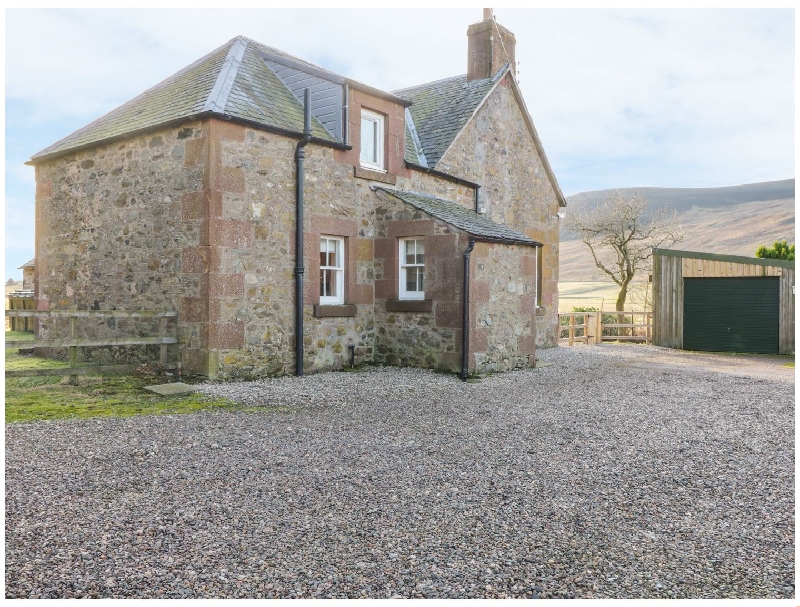 White Hillocks Farm House a holiday cottage rental for 6 in Kirriemuir, 