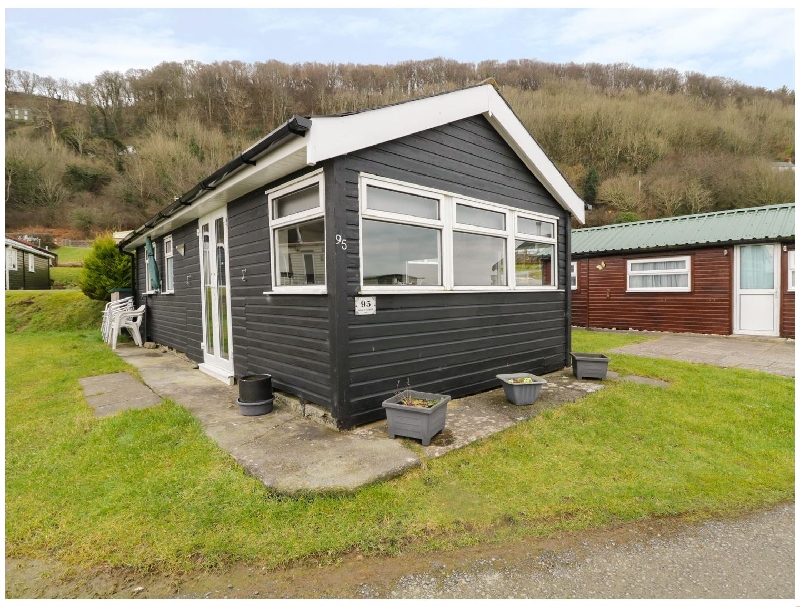 Chalet 95 a holiday cottage rental for 4 in Aberystwyth, 