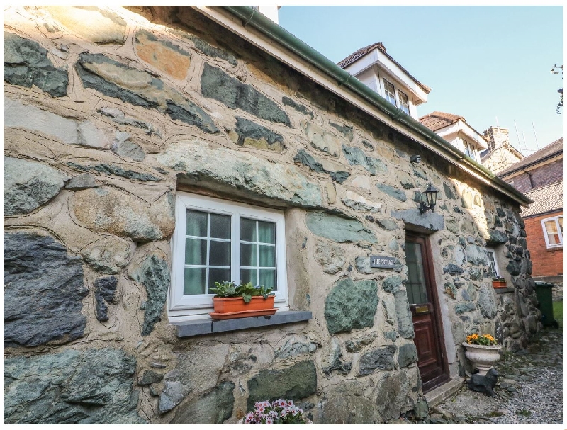 The Cottage a holiday cottage rental for 4 in Dolgellau, 