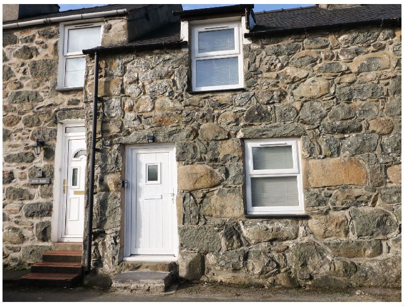 5 Glan Y Wern Terrace a holiday cottage rental for 2 in Chwilog, 