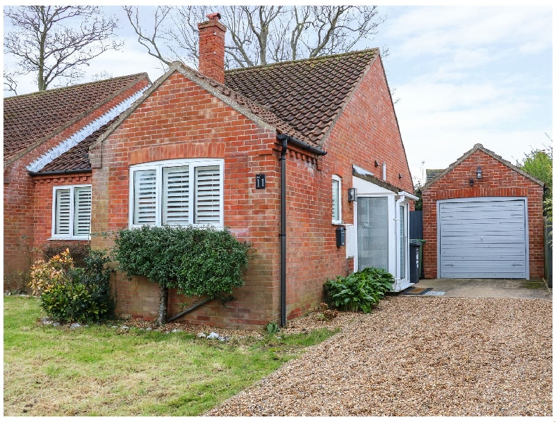 Number Eleven a holiday cottage rental for 4 in Weybourne , 