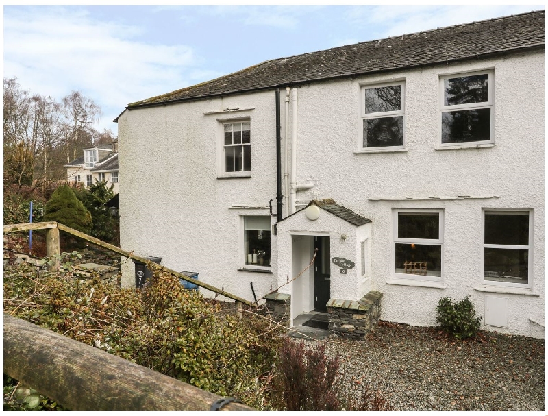 Corner Cottage a holiday cottage rental for 4 in Bowness-On-Windermere, 