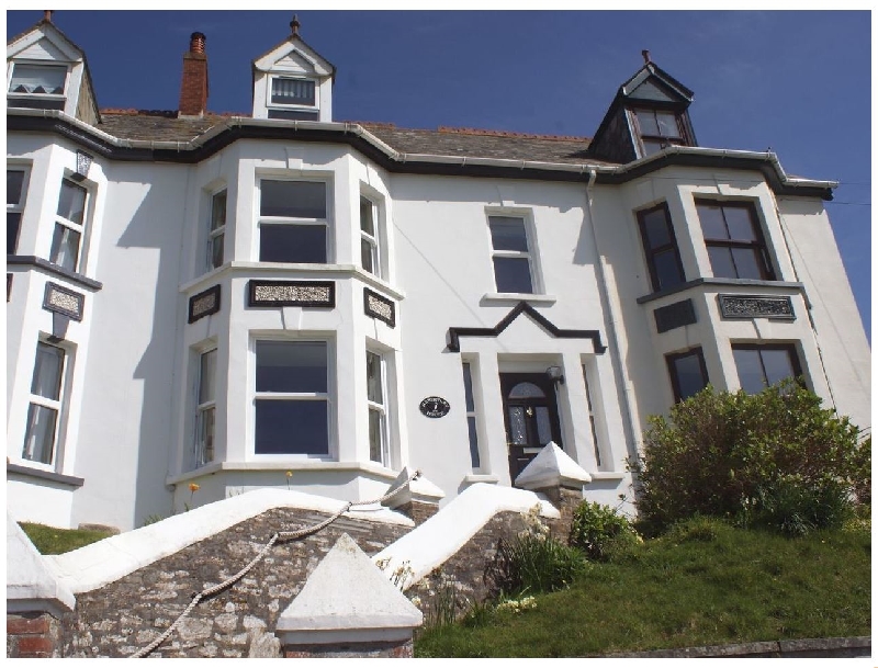 Heightley House a holiday cottage rental for 6 in Treknow, 