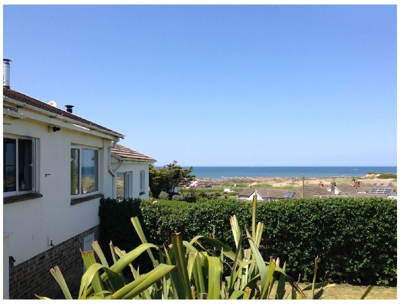 12 Atlantic Close a holiday cottage rental for 6 in Widemouth Bay, 