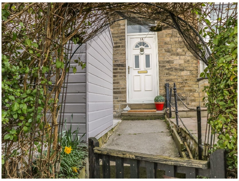 Angel Cottage a holiday cottage rental for 6 in Skipton, 