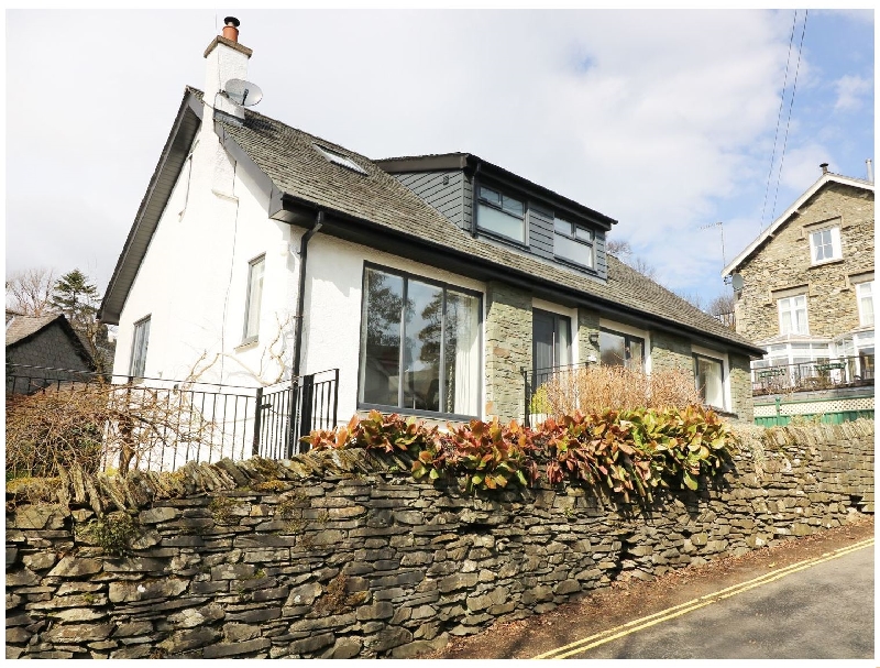 Wysteria Cottage a holiday cottage rental for 8 in Windermere, 