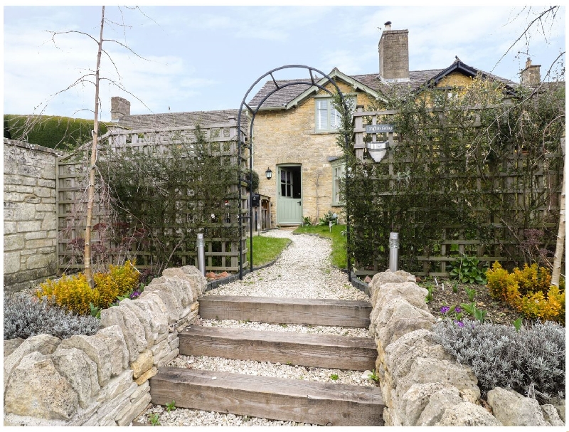 Puffitts Cottage a holiday cottage rental for 5 in Bourton-On-The-Water, 