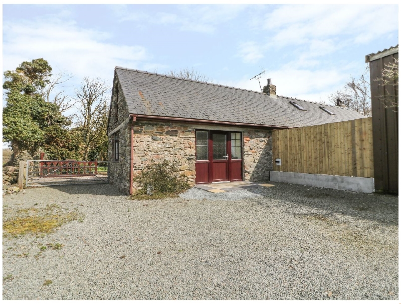 Parc Cottage a holiday cottage rental for 8 in Newborough, 