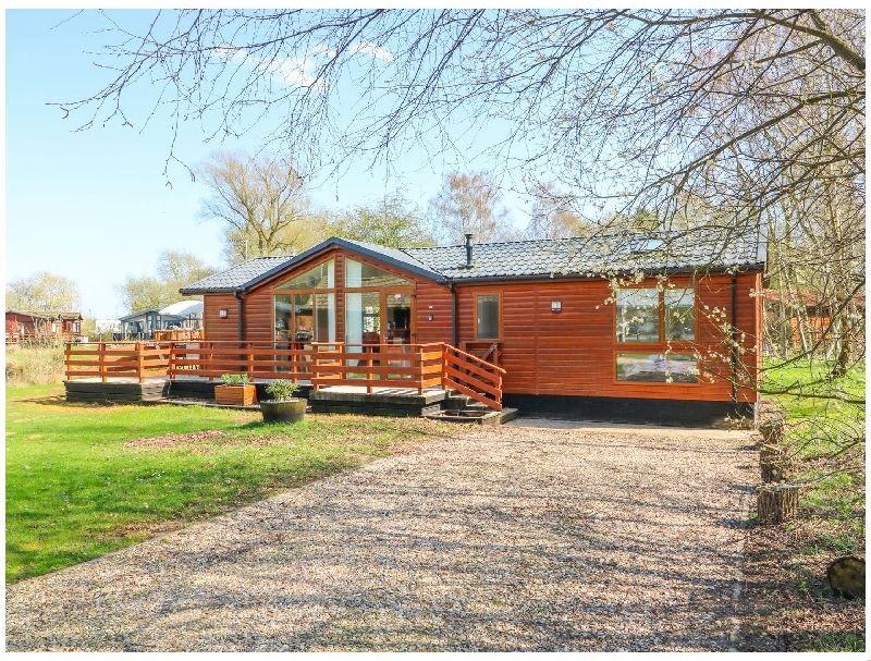 12 Bullrush a holiday cottage rental for 6 in Tattershall Lakes Country Park, 