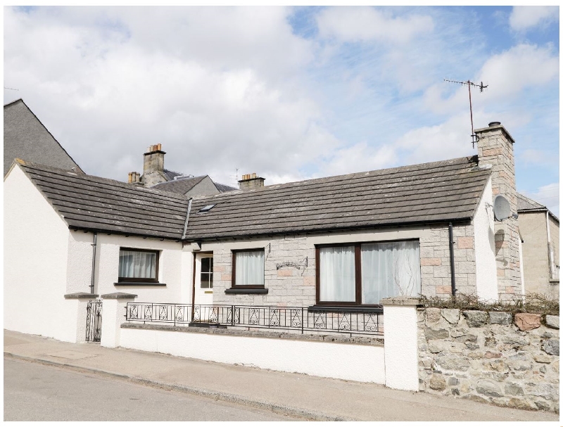 Dalnahaven a holiday cottage rental for 4 in Grantown-On-Spey, 