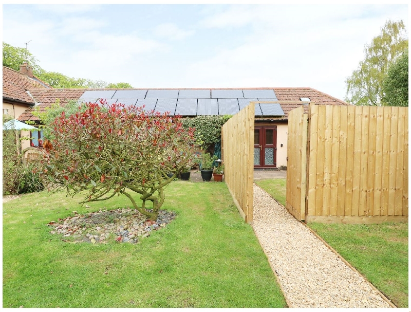 Emily's Retreat at the Great Barn a holiday cottage rental for 2 in Litcham, 
