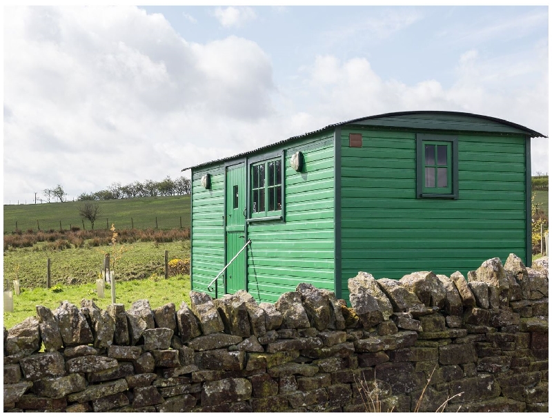 Peat Gate Shepherd's Hut a holiday cottage rental for 2 in Haltwhistle, 