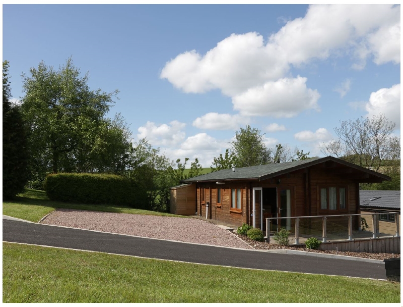 Hill View Lodge 3 a holiday cottage rental for 4 in Stottesdon, 