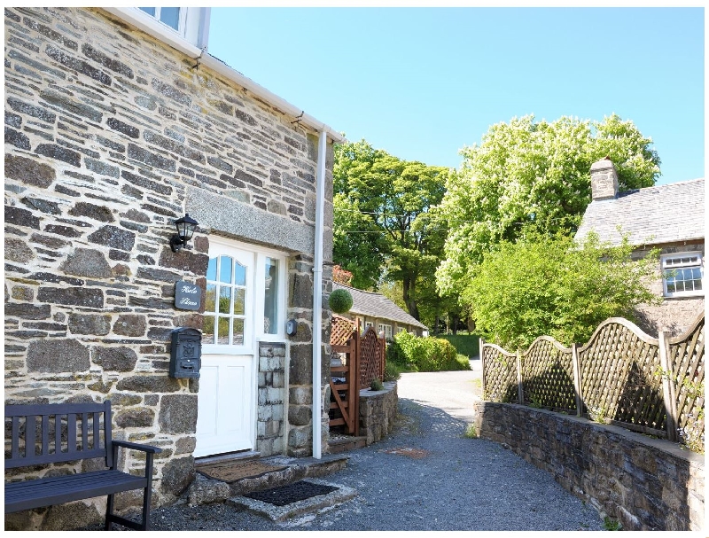 Hele Stone Cottage a holiday cottage rental for 2 in Polyphant, 