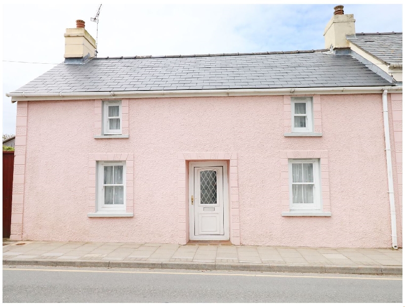 Y Bwthyn a holiday cottage rental for 6 in St Davids, 