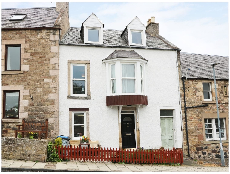 Castleview Cottage a holiday cottage rental for 4 in Jedburgh, 
