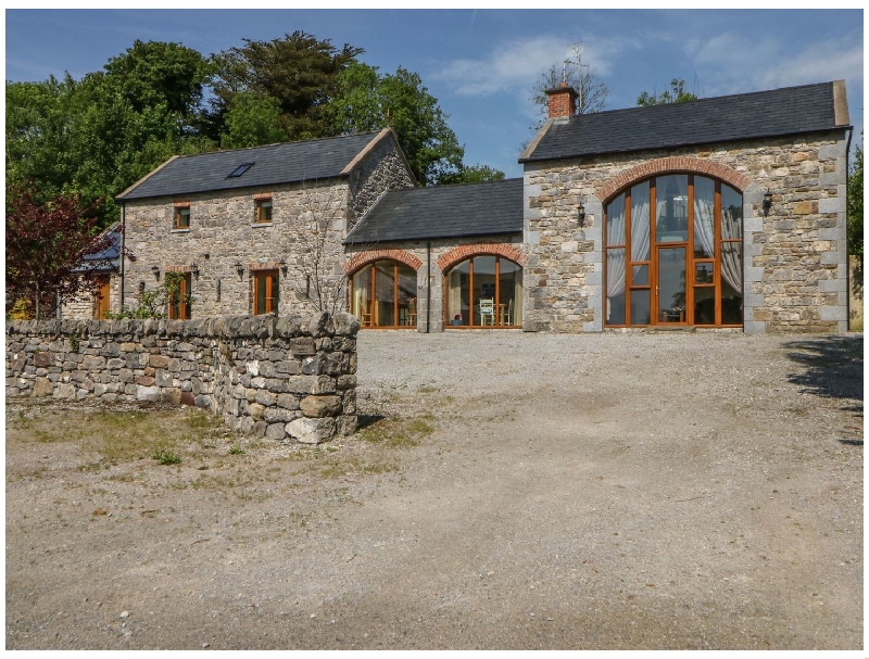 Ballyblood Lodge a holiday cottage rental for 6 in Tulla, 