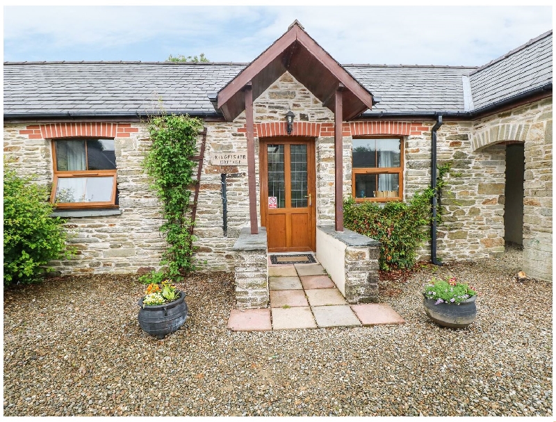 Kingfisher Cottage a holiday cottage rental for 6 in Llanboidy, 