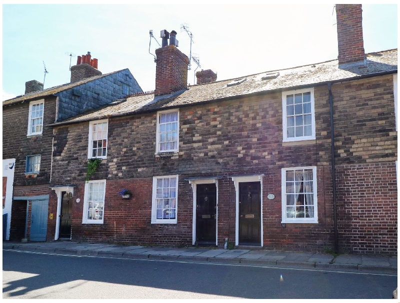 Lily Cottage a holiday cottage rental for 6 in Rye, 