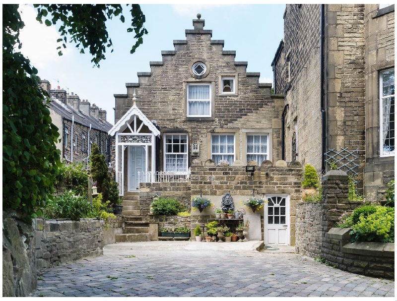 Curiosity Cottage a holiday cottage rental for 2 in Oakworth, 