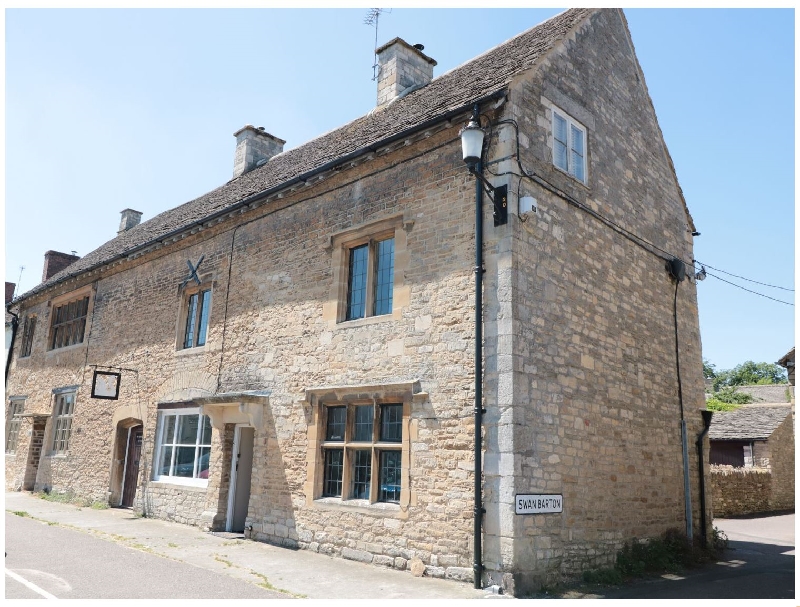The Old Swan a holiday cottage rental for 8 in Malmesbury, 