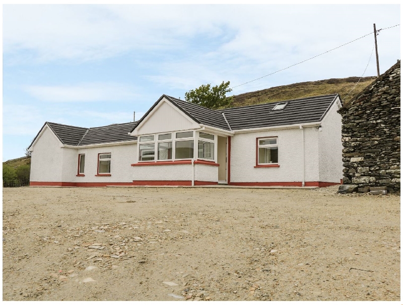 Teach Hiudai a holiday cottage rental for 6 in Glencolmcille, 
