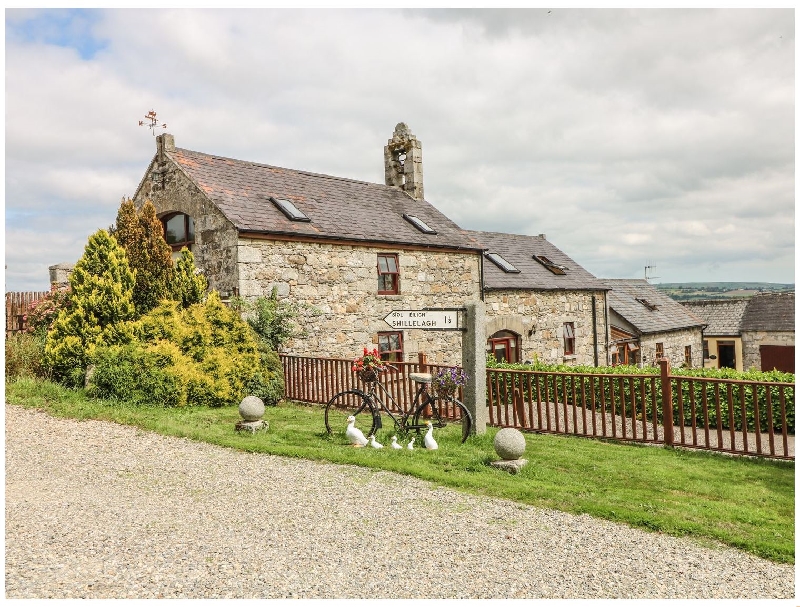 The Lodge @ Minmore Mews a holiday cottage rental for 4 in Shillelagh, 