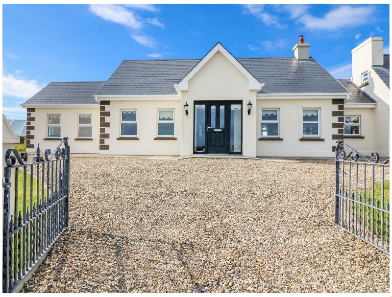 Breen's Cottage a holiday cottage rental for 6 in Doonbeg, 