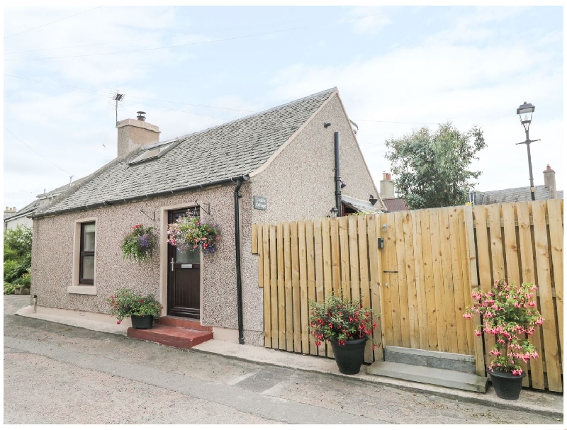 Cuddle Cottage a holiday cottage rental for 2 in Nairn, 