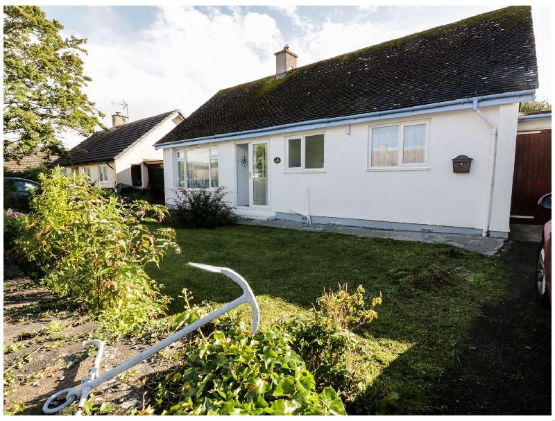 Salty Puffin a holiday cottage rental for 4 in Benllech, 