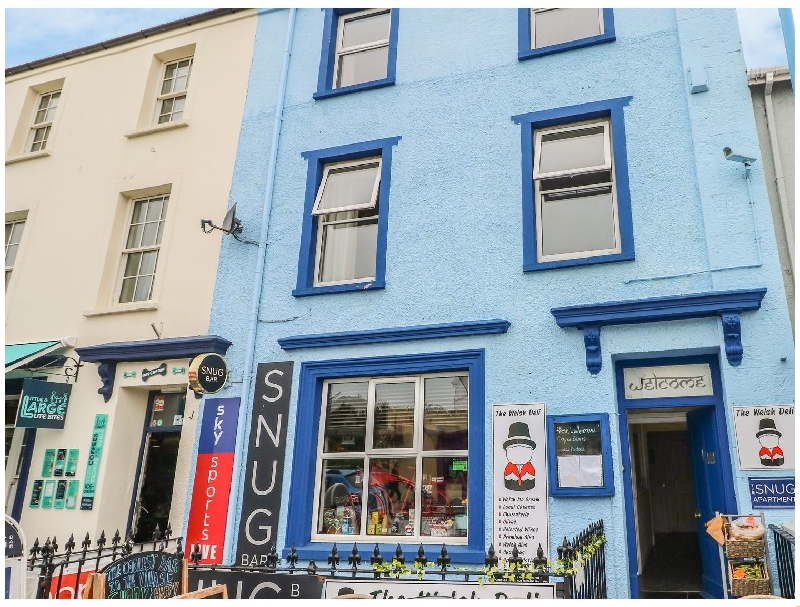 4 Cambrian Terrace a holiday cottage rental for 6 in Saundersfoot, 