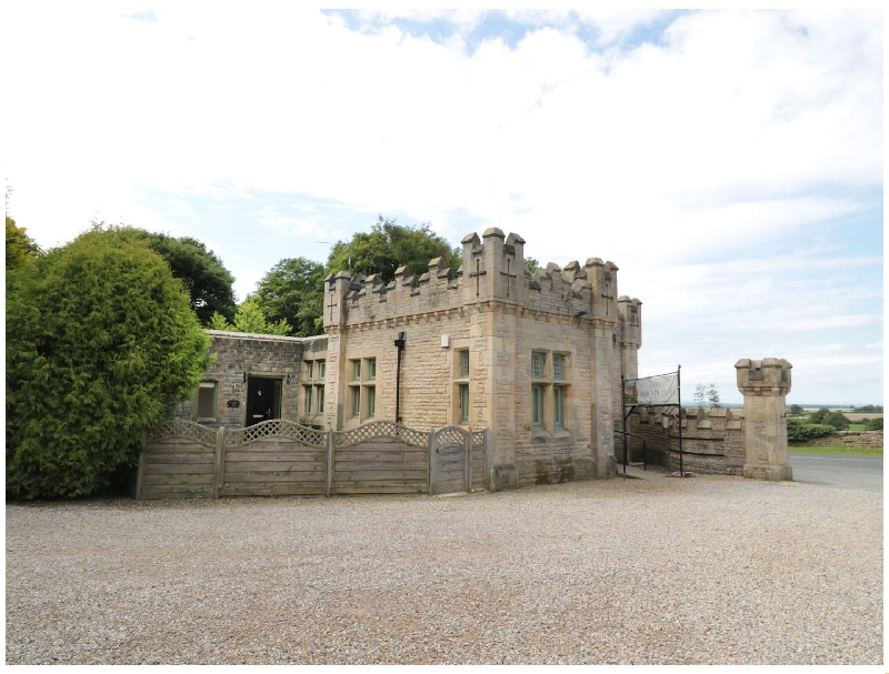 Walworth Castle Lodge a holiday cottage rental for 6 in Darlington, 