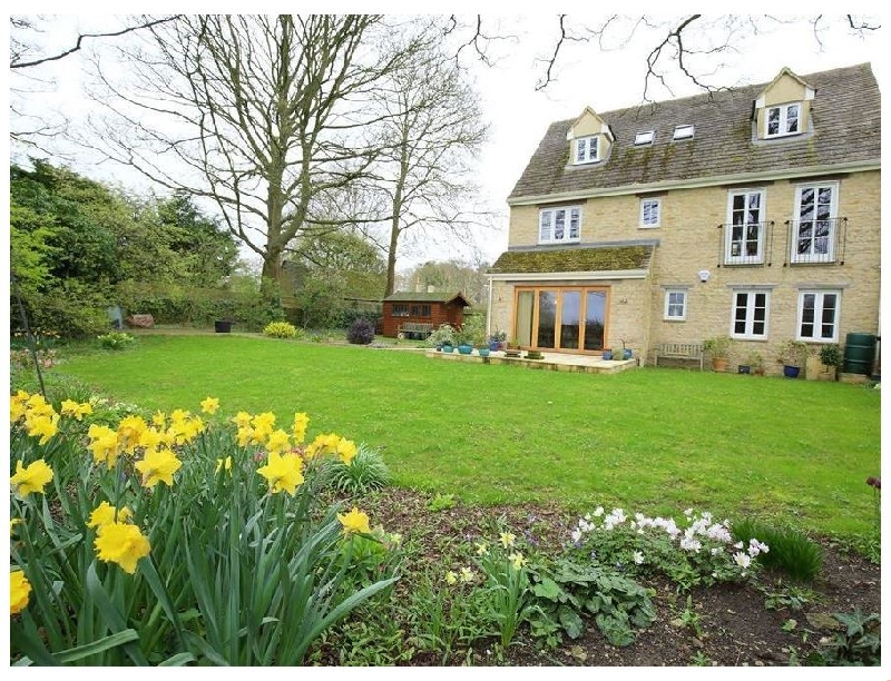 5 Burford Mews a holiday cottage rental for 4 in Burford, 