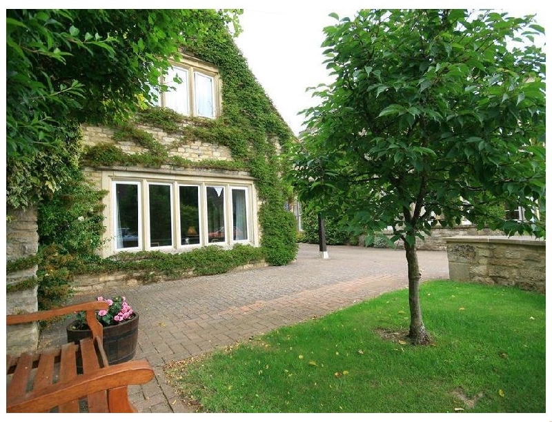 Gables Cottage a holiday cottage rental for 4 in Bibury, 