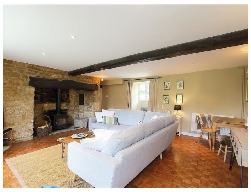 Home Farm Cottage a holiday cottage rental for 6 in Barton On The Heath, 