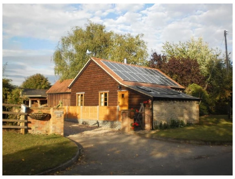 Robbie's Barn a holiday cottage rental for 4 in Stratford-Upon-Avon, 
