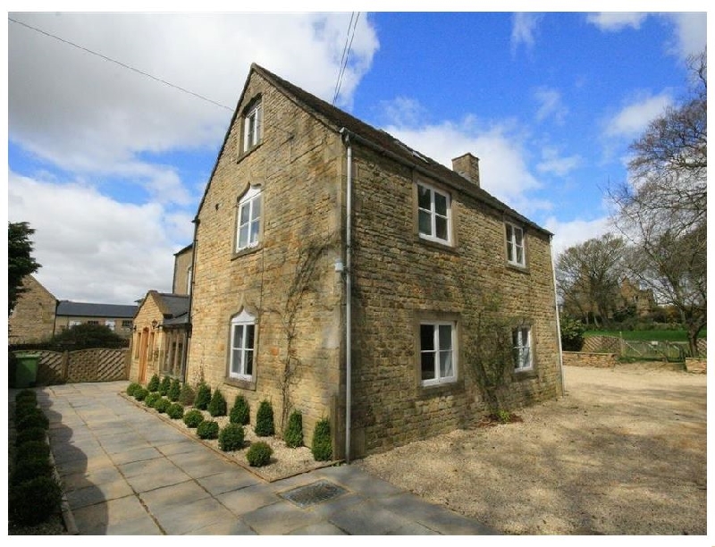South Hill Farmhouse a holiday cottage rental for 22 in Stow-On-The-Wold, 
