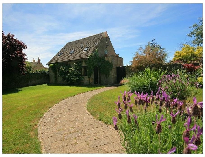 Temple Mews a holiday cottage rental for 4 in Stow-On-The-Wold, 